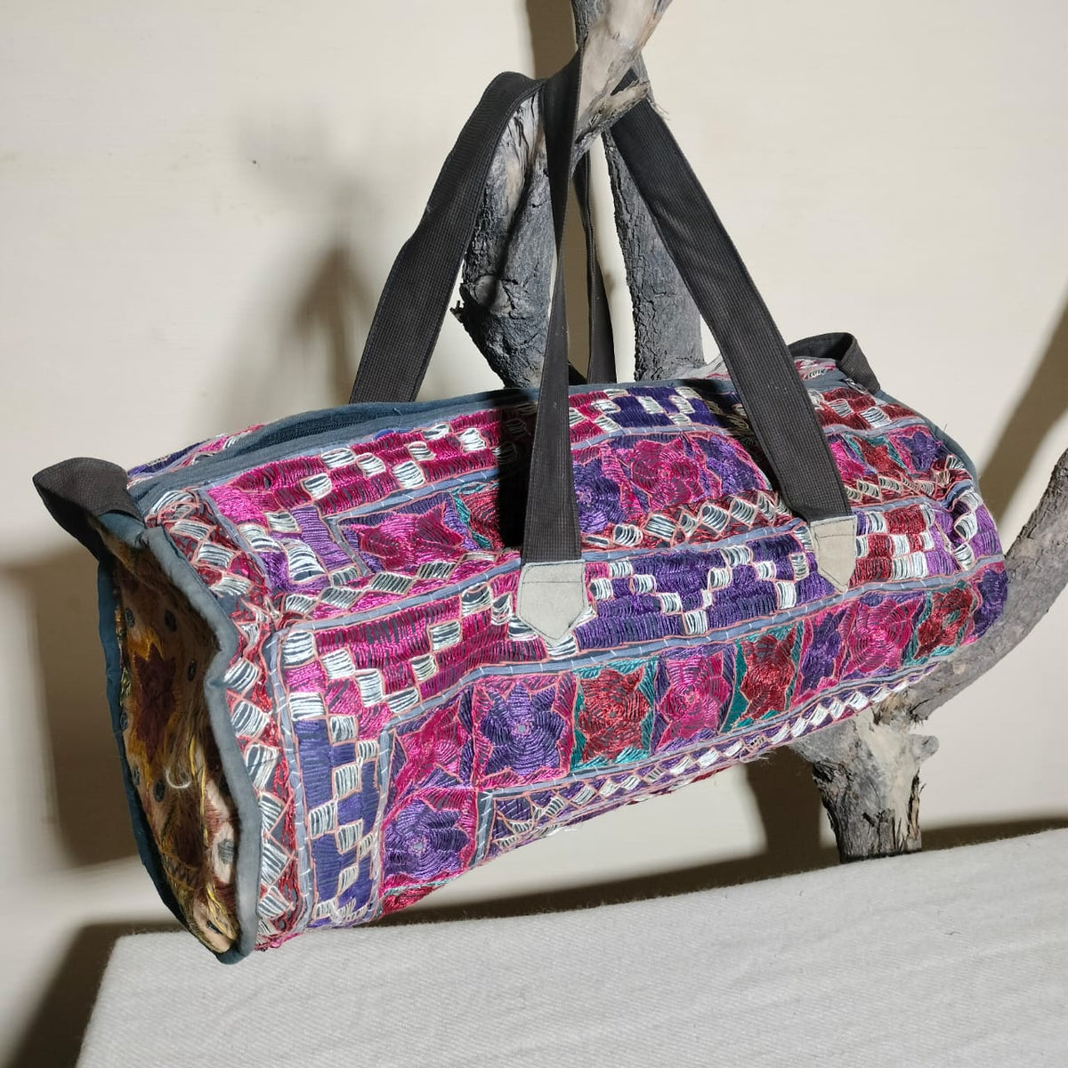 Vintage embroidered travel bag/duffle bag