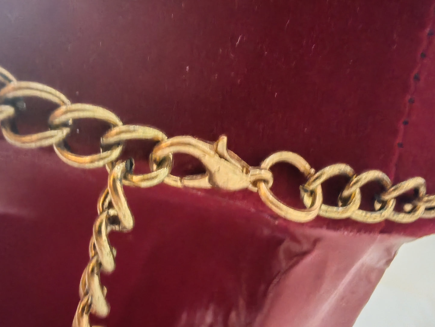 Golden metal necklace