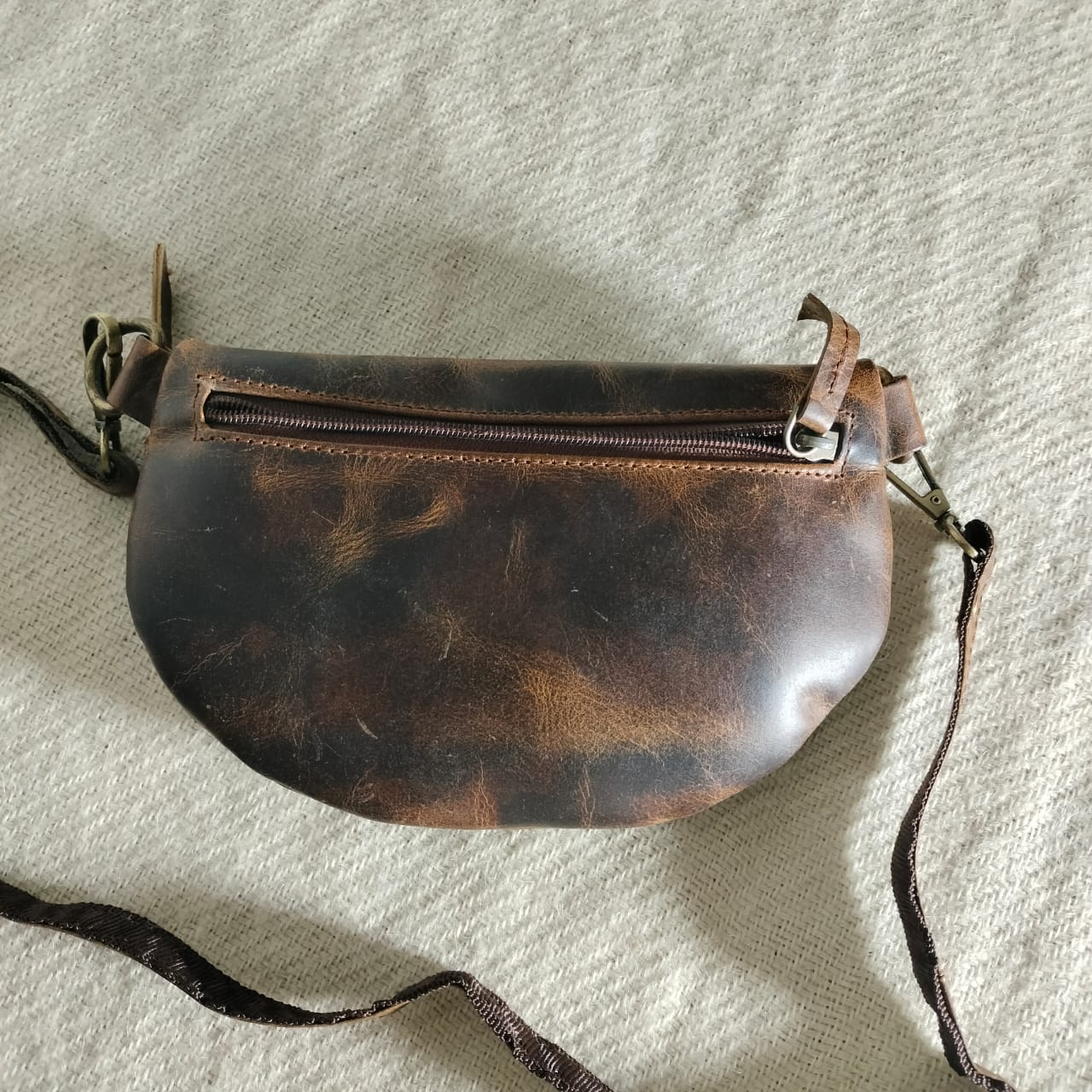 Leather unisex sling bag