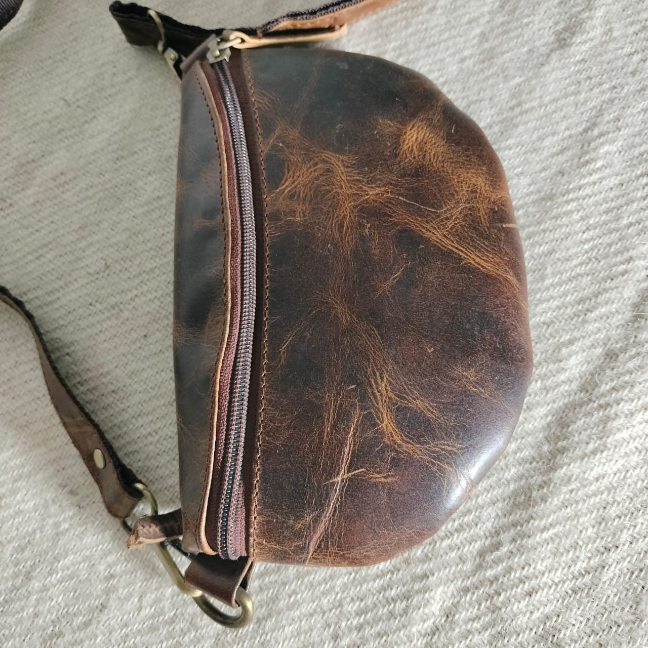 Leather unisex sling bag