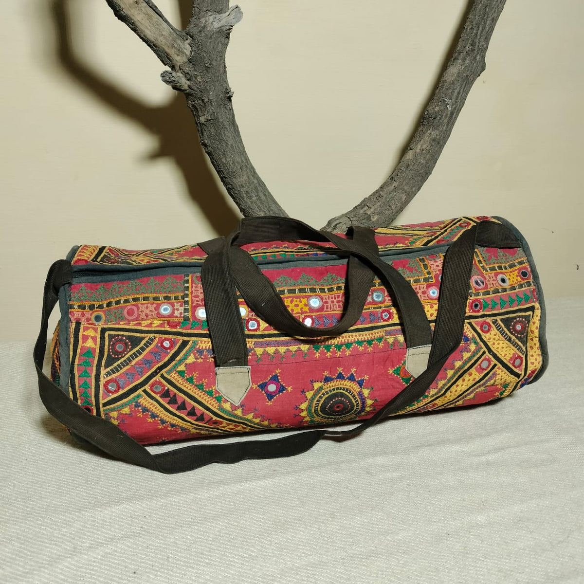 Vintage embroidered travel bag/duffle bag