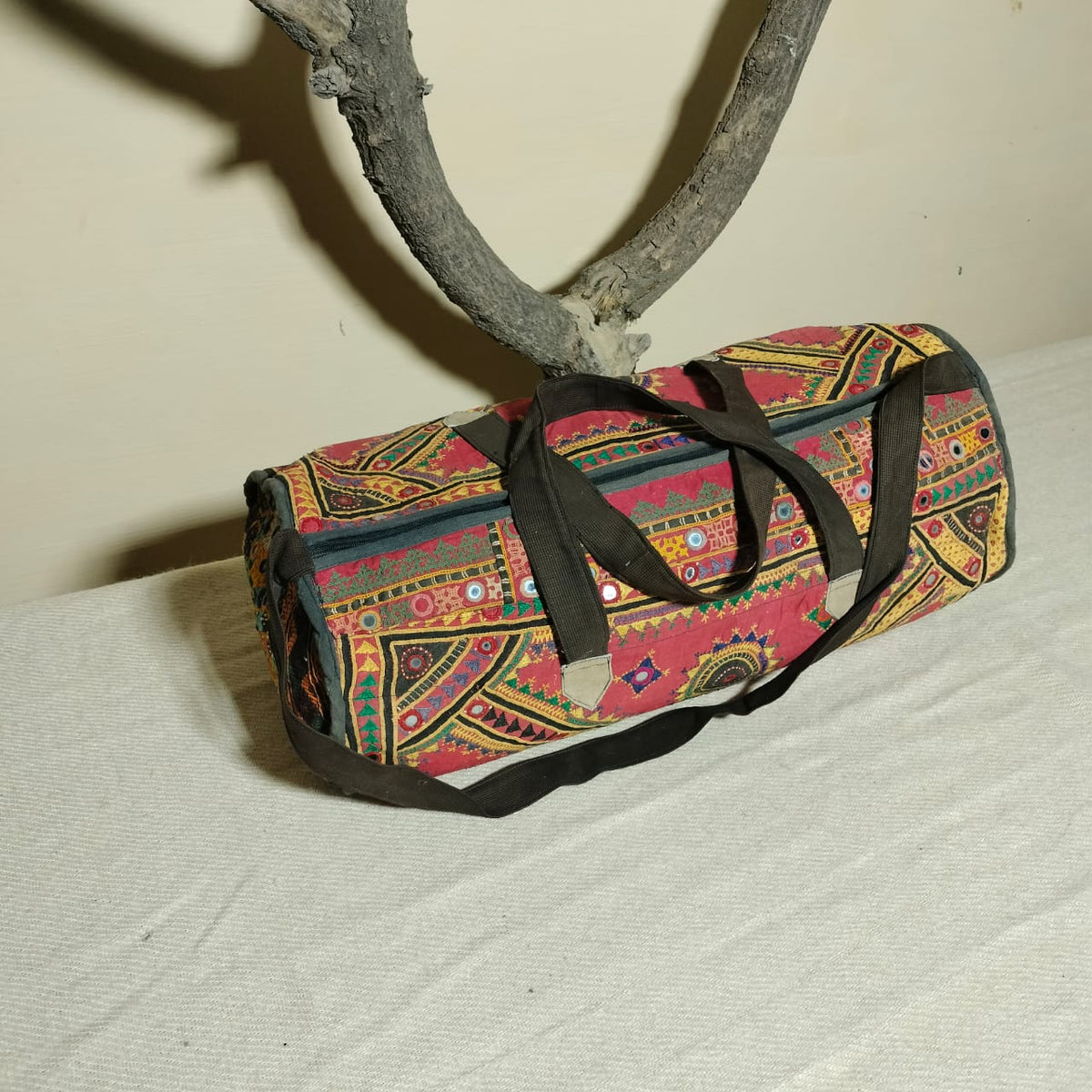 Vintage embroidered travel bag/duffle bag