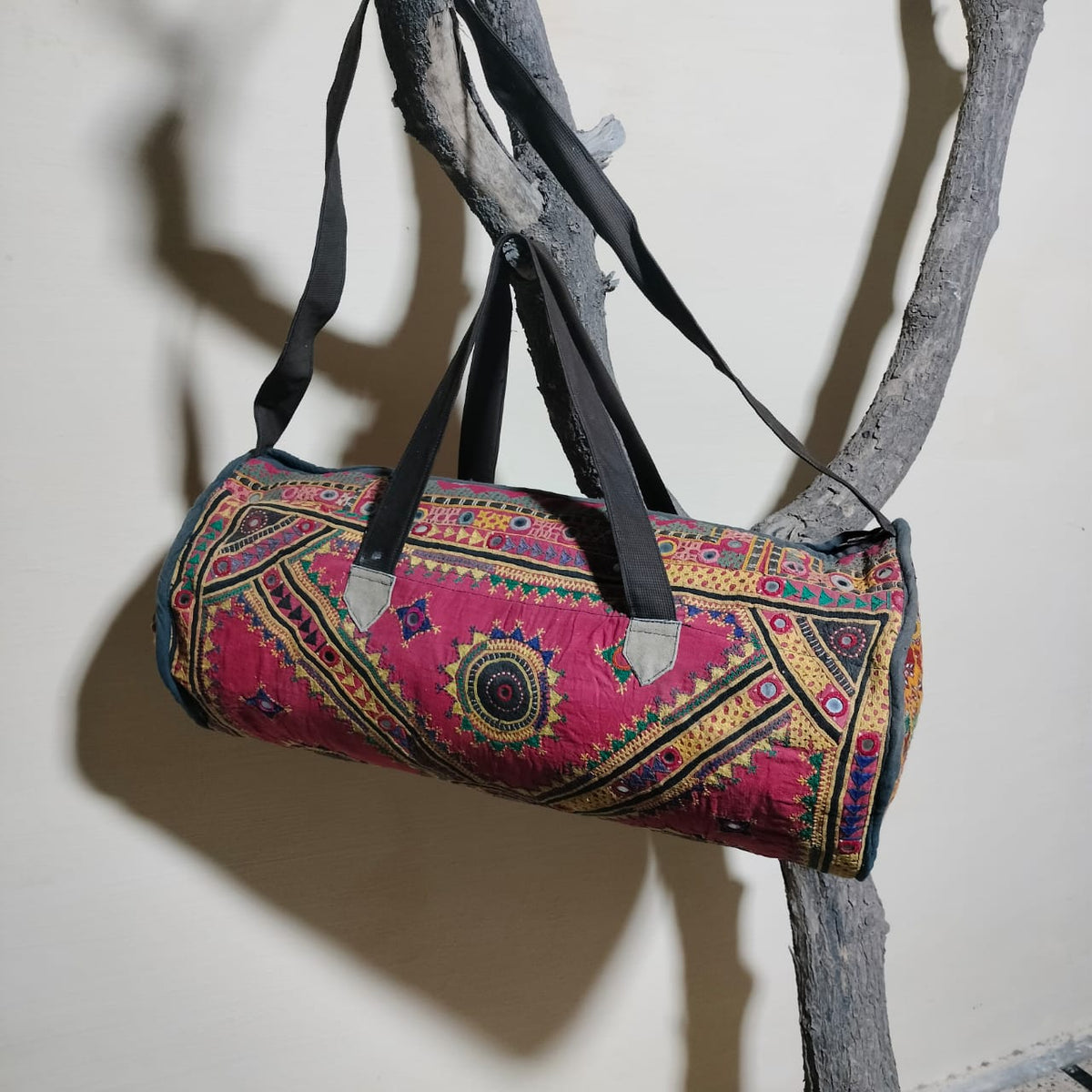 Vintage embroidered travel bag/duffle bag