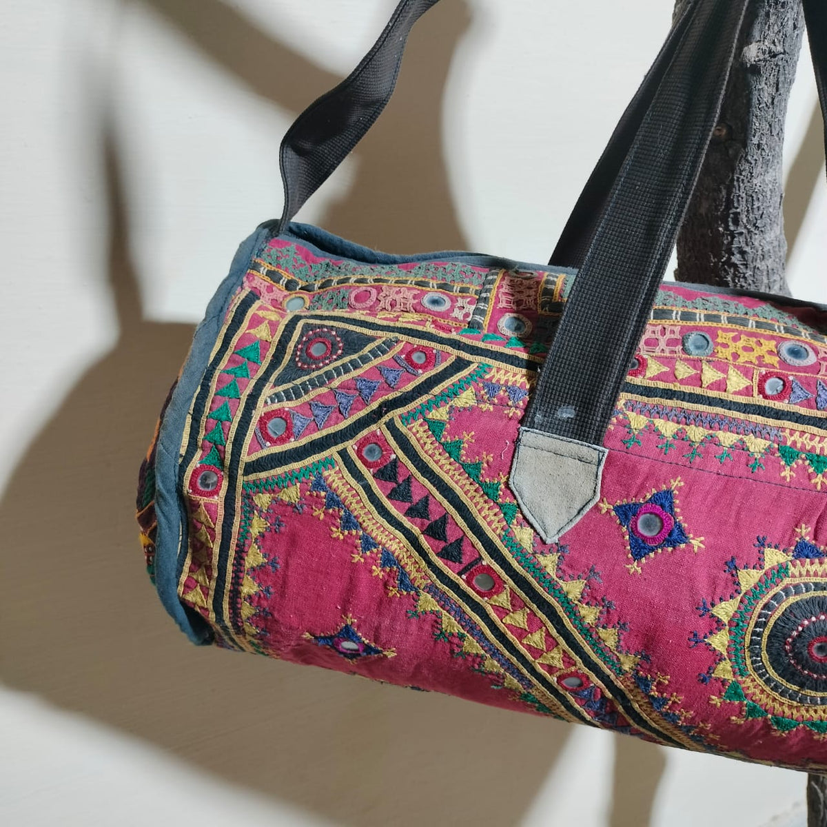 Vintage embroidered travel bag/duffle bag