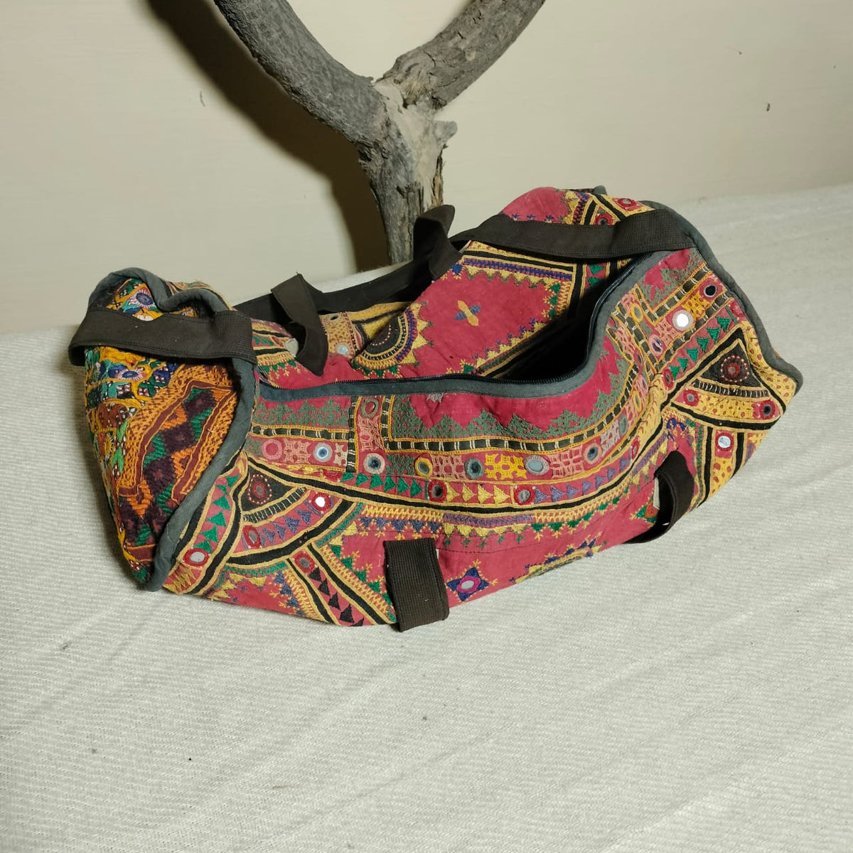 Vintage embroidered travel bag/duffle bag