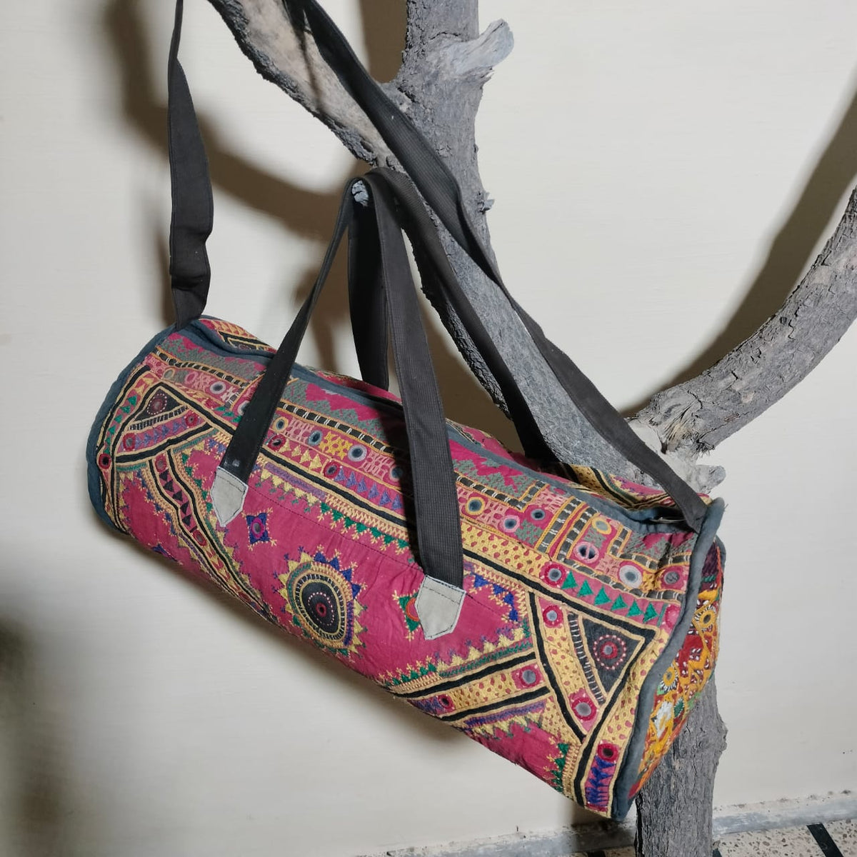 Vintage embroidered travel bag/duffle bag