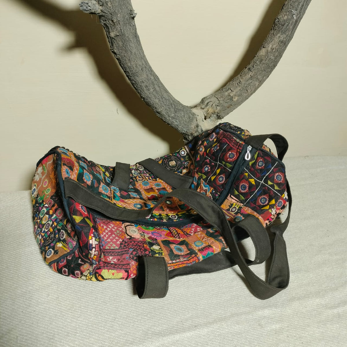 Vintage embroidered travel bag/duffle bag