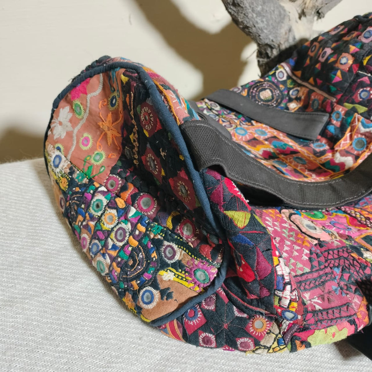 Vintage embroidered travel bag/duffle bag
