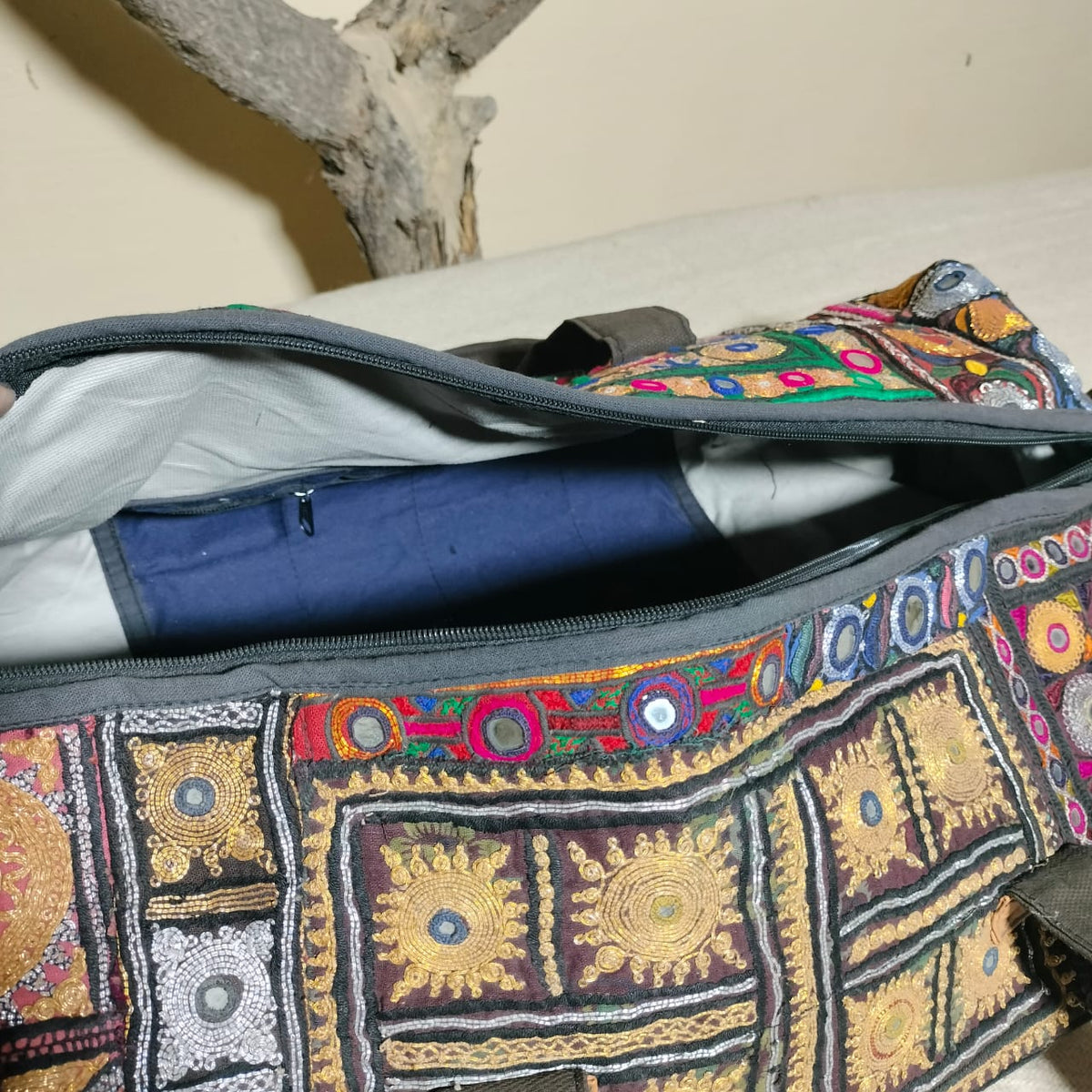 Vintage embroidered travel bag/duffle bag