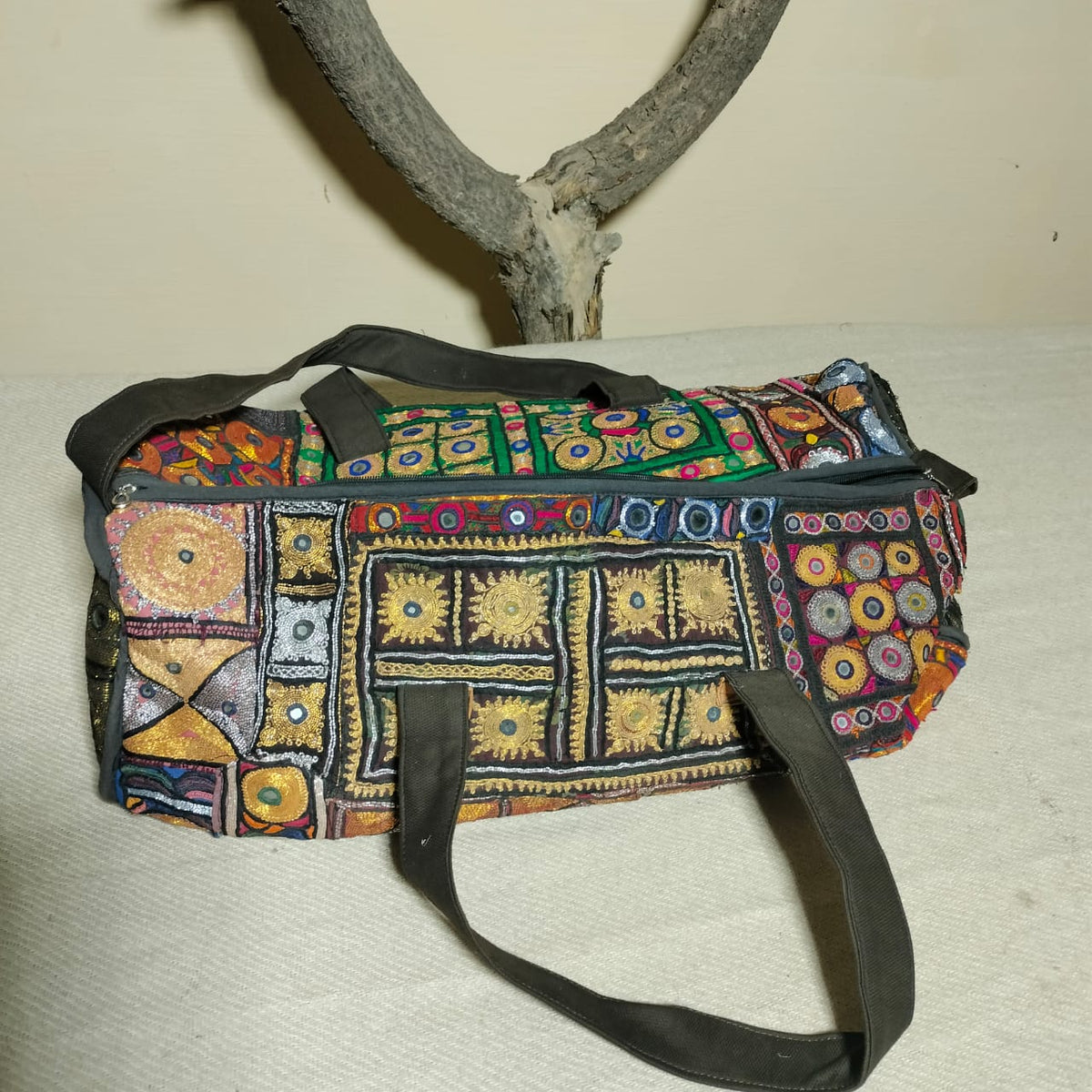 Vintage embroidered travel bag/duffle bag