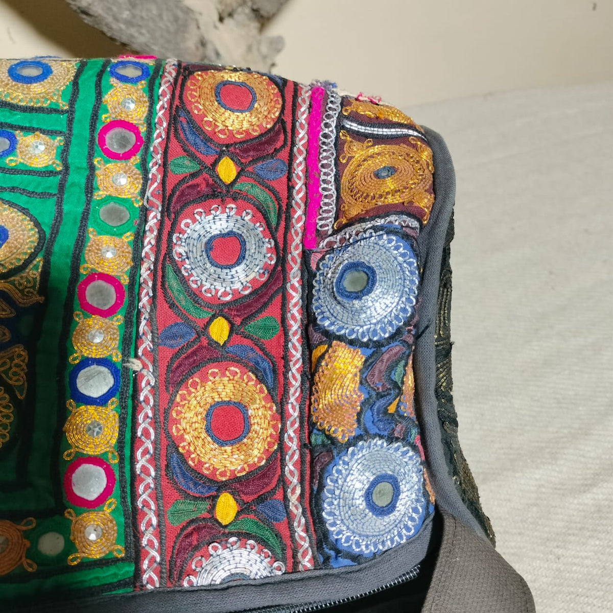 Vintage embroidered travel bag/duffle bag
