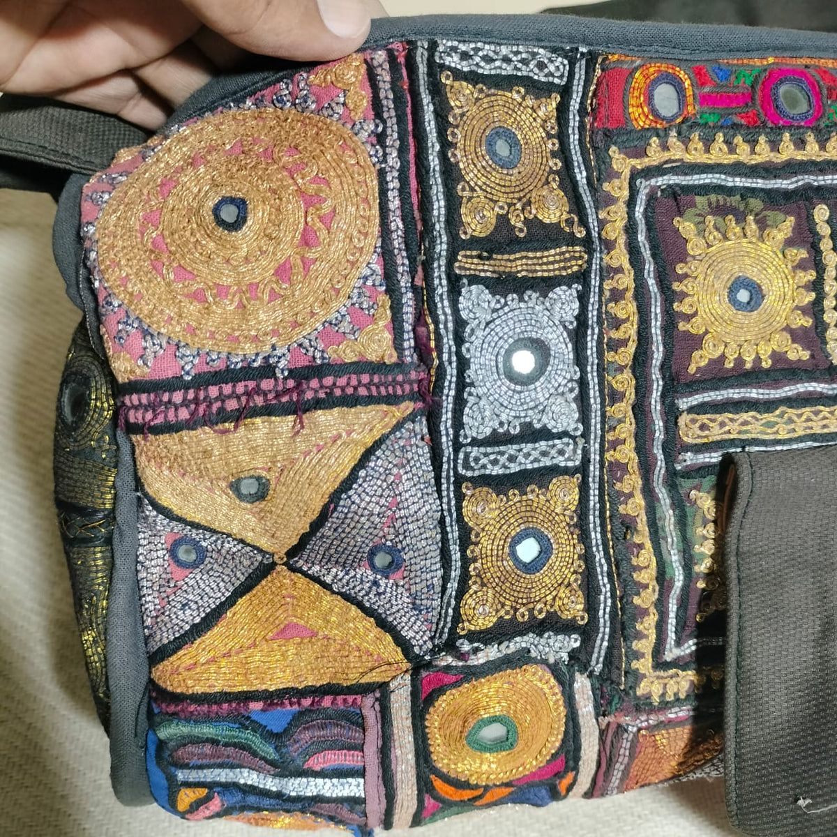 Vintage embroidered travel bag/duffle bag