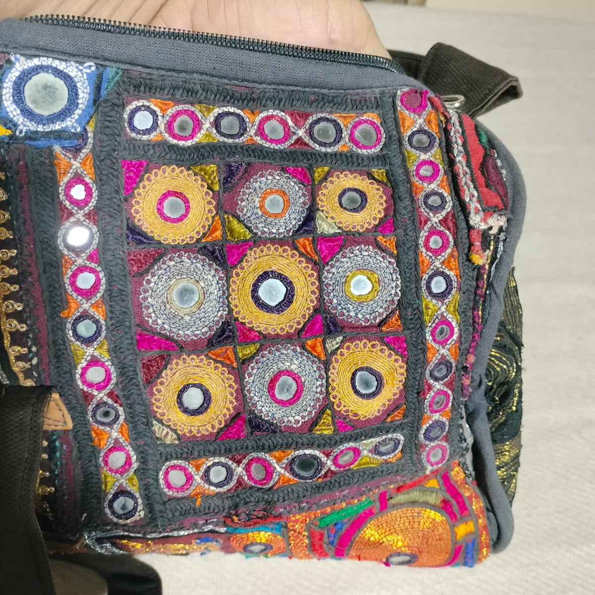 Vintage embroidered travel bag/duffle bag