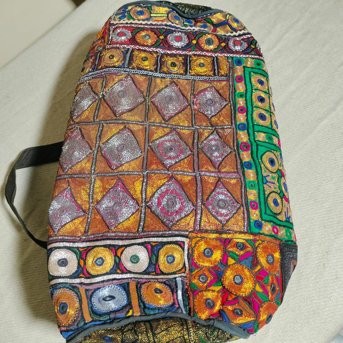 Vintage embroidered travel bag/duffle bag