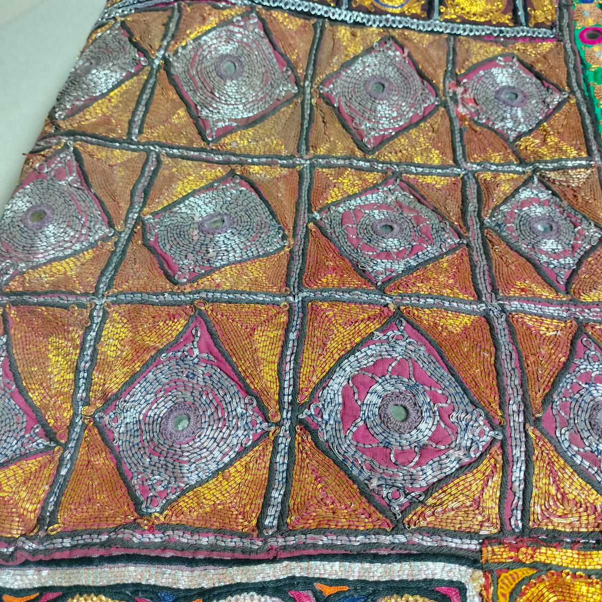Vintage embroidered travel bag/duffle bag