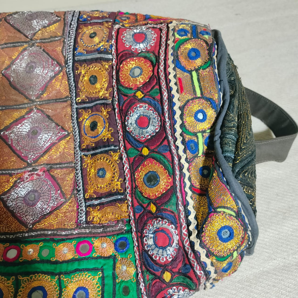 Vintage embroidered travel bag/duffle bag