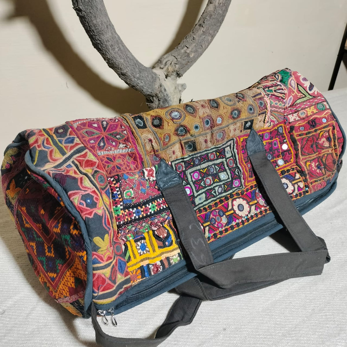 Vintage embroidered travel bag/duffle bag