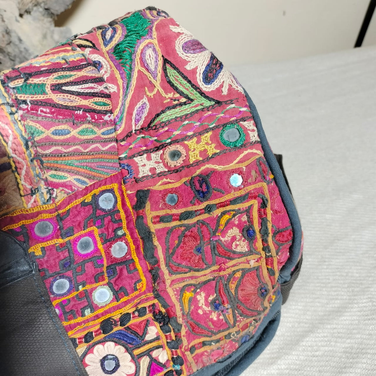 Vintage embroidered travel bag/duffle bag