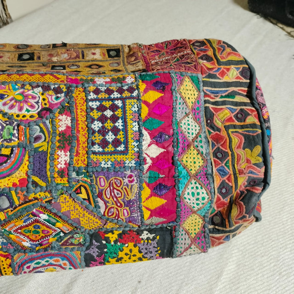 Vintage embroidered travel bag/duffle bag
