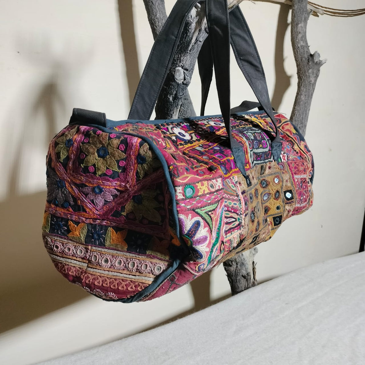 Vintage embroidered travel bag/duffle bag