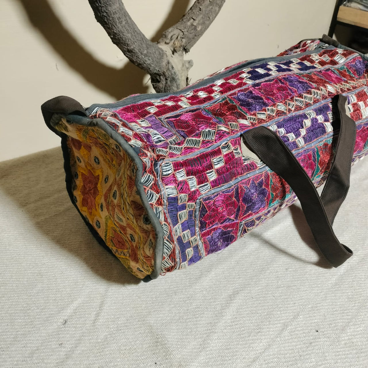 Vintage embroidered travel bag/duffle bag
