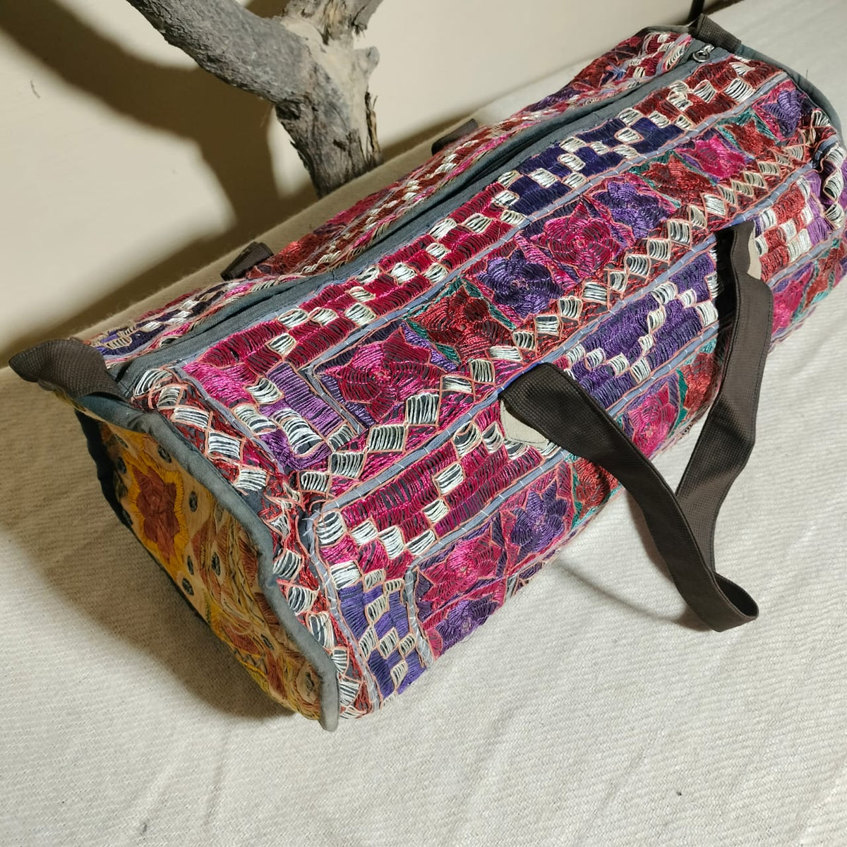 Vintage embroidered travel bag/duffle bag