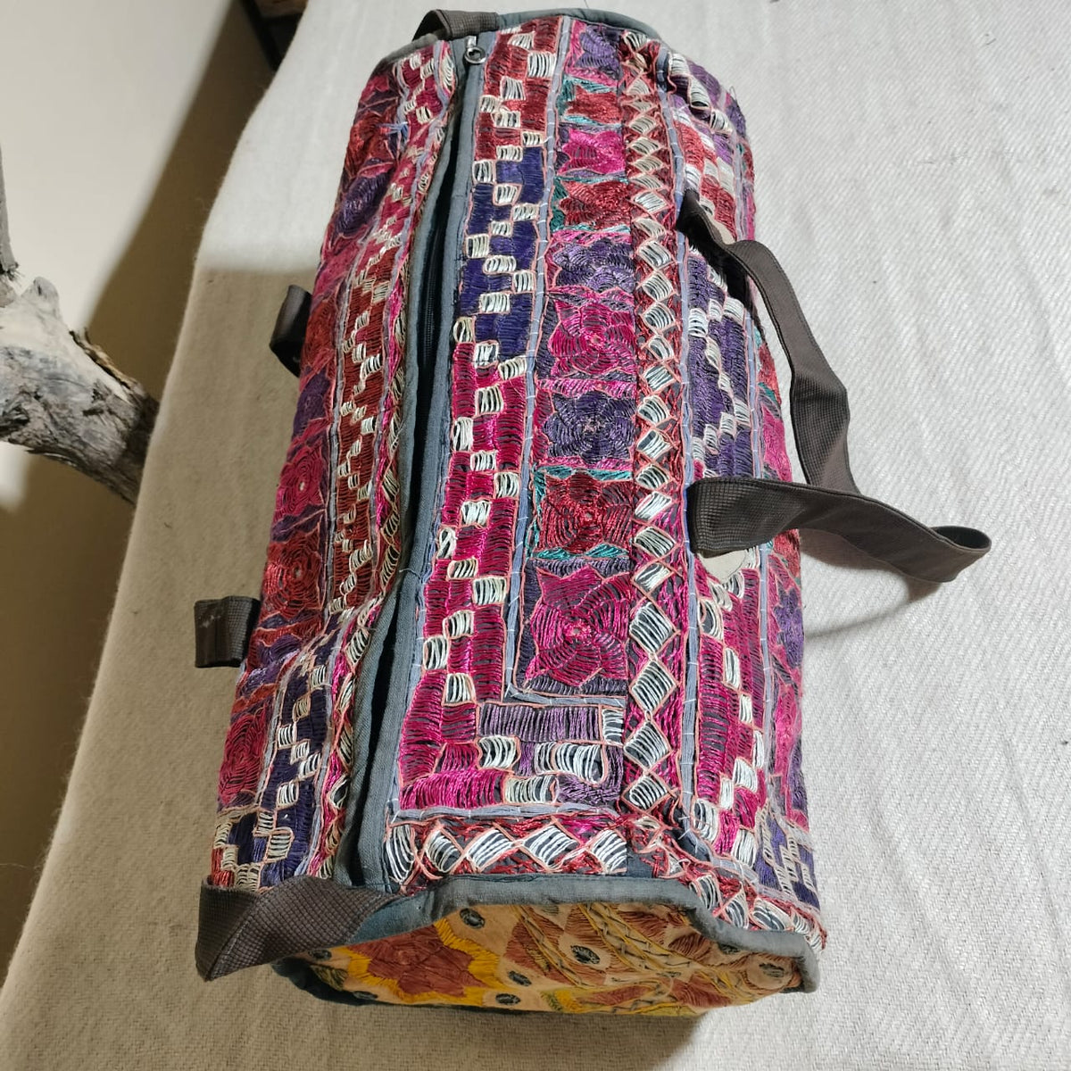 Vintage embroidered travel bag/duffle bag