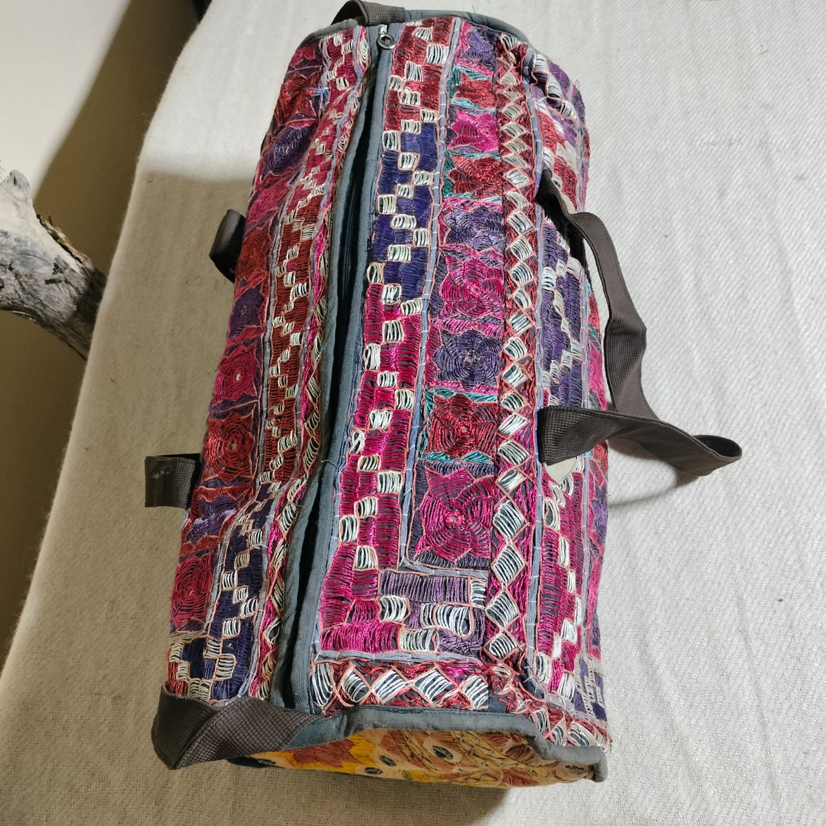 Vintage embroidered travel bag/duffle bag
