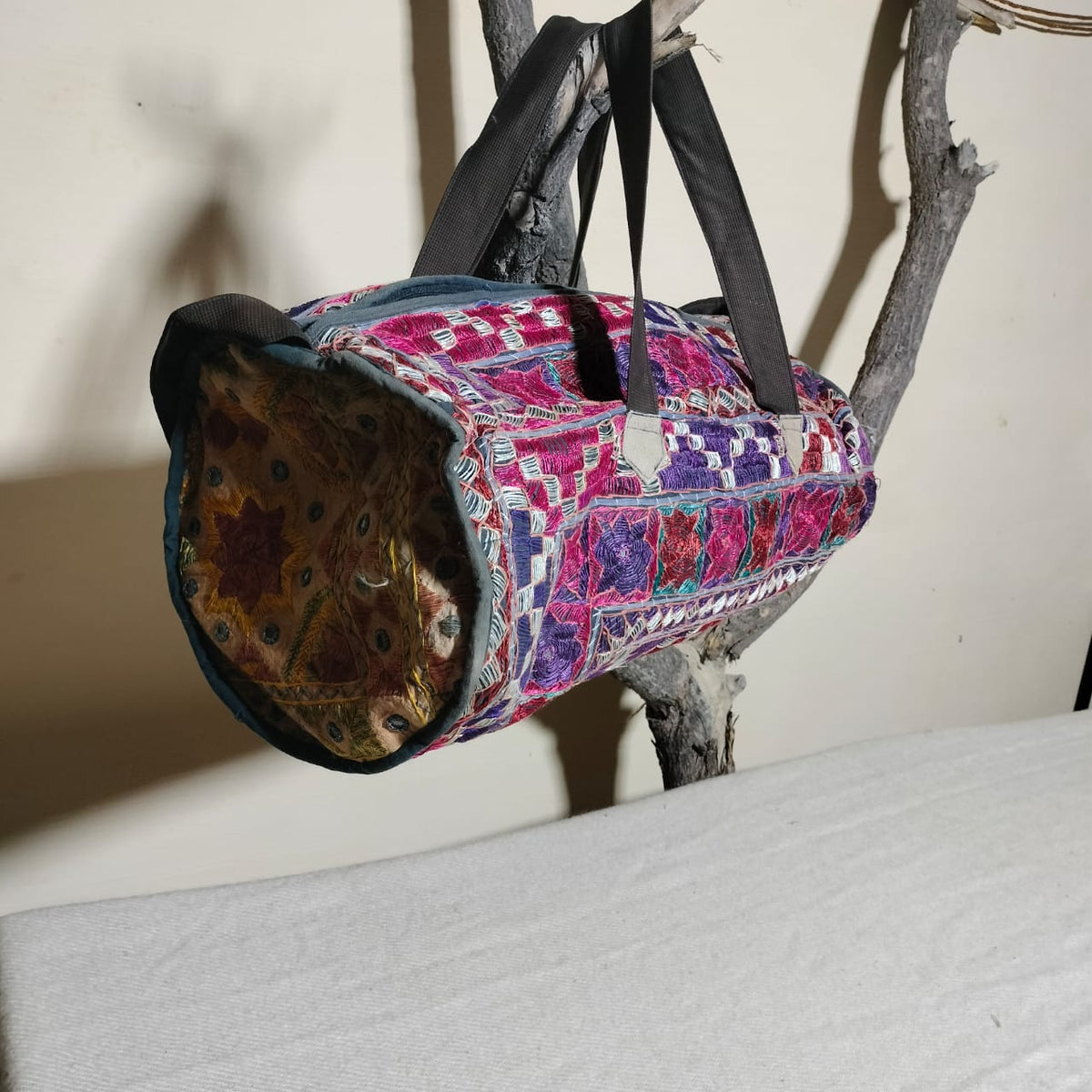 Vintage embroidered travel bag/duffle bag