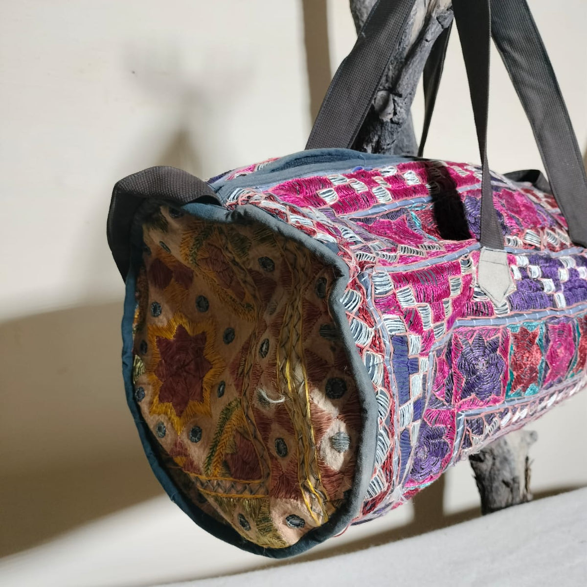 Vintage embroidered travel bag/duffle bag