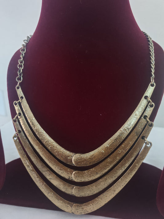 Golden metal necklace